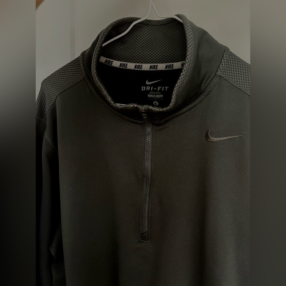 3 for $17 | NIKE Quarter Zip | Men’s Size L gray long-sleeved Dri-Fit